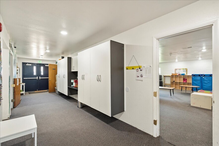 More Photos Of 522 N 9th Ave, Caldwell Daycare Center For Sale