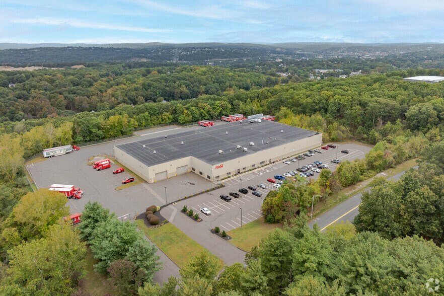 More Photos Of 80 Rado Dr, Naugatuck Warehouse For Lease