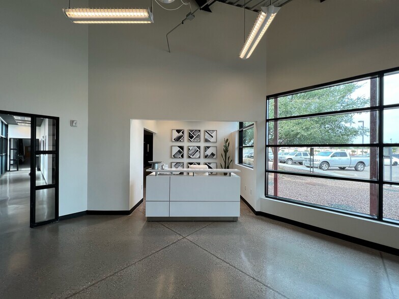 More Photos Of 1050 E Riley Dr, Avondale Warehouse For Sale