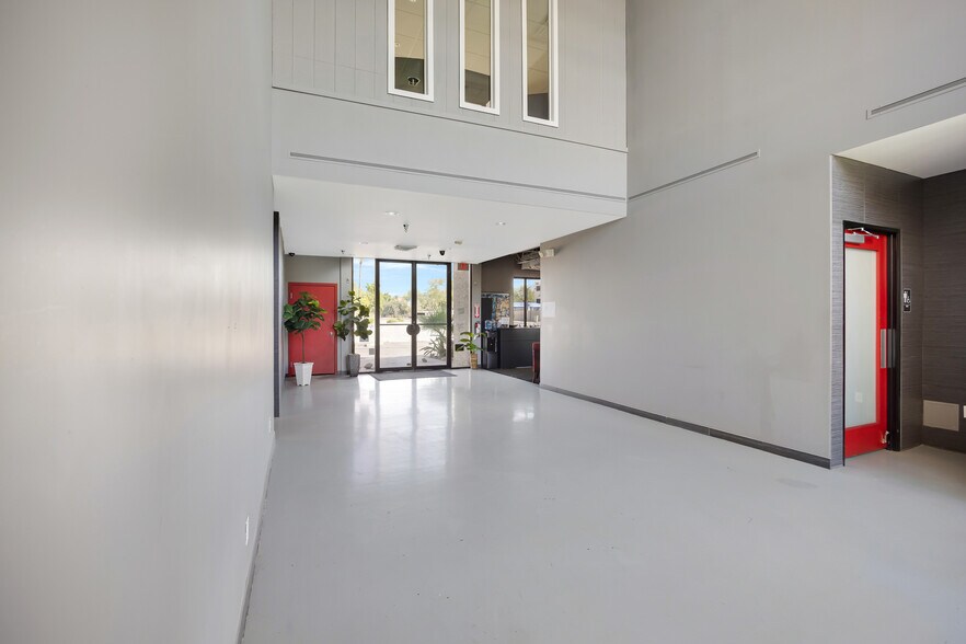 More Photos Of 9495 E San Salvador Dr, Scottsdale Medical For Lease