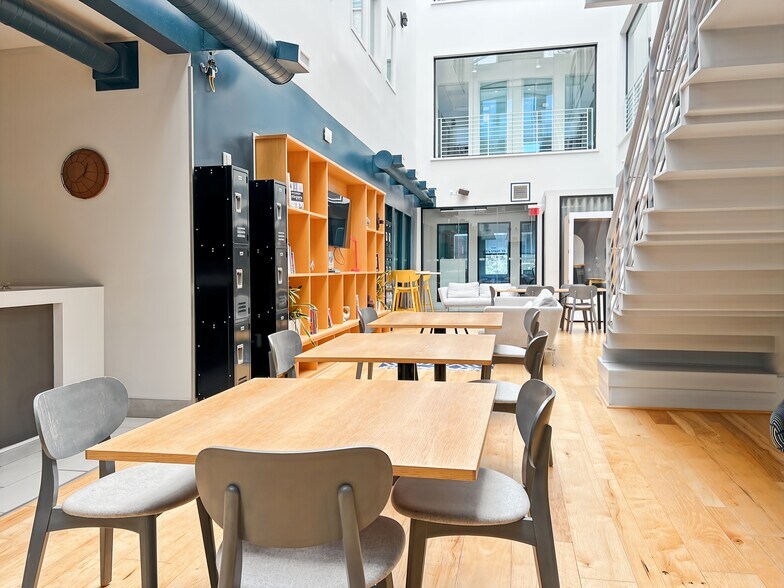 More Photos Of 730 Arizona Ave, Santa Monica Coworking Space