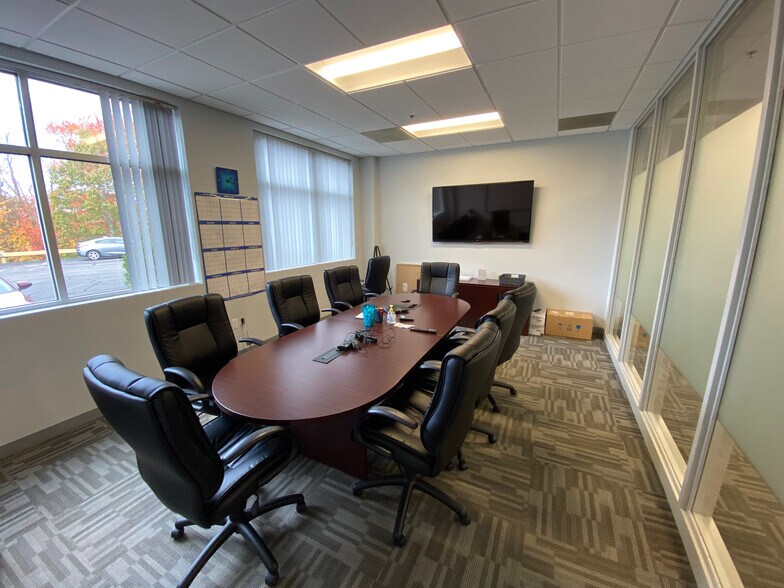 More Photos Of 800 Technology Center Dr, Stoughton Light Manufacturing For Lease