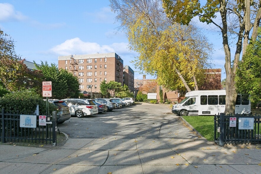More Photos Of 3 Lehman Ter, Yonkers Congregate Senior Housing For Sale