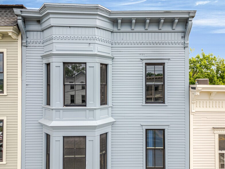 More Photos Of 744 Warren St, Hudson Storefront Retail Residential For Sale