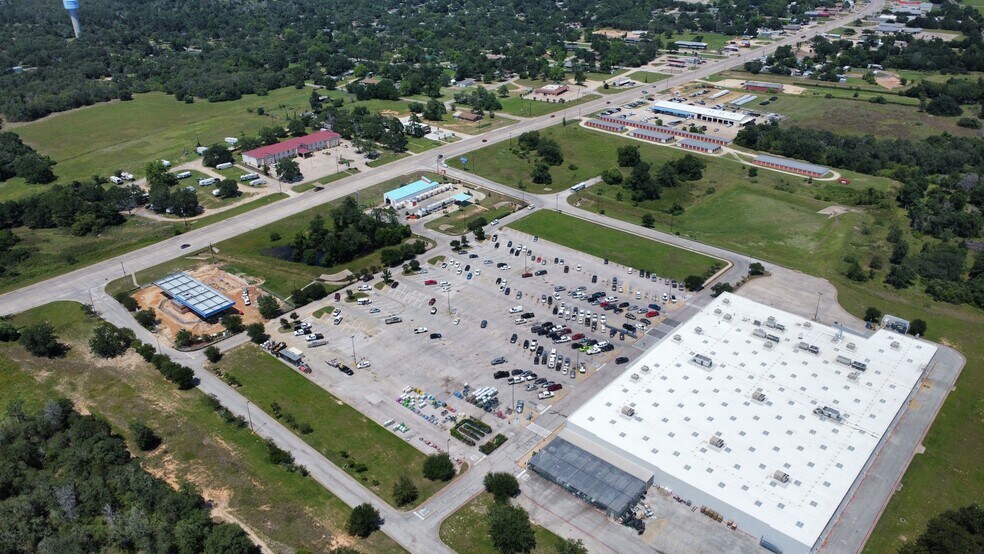 More Photos Of 702 W US Hwy 79, Rockdale Land For Lease