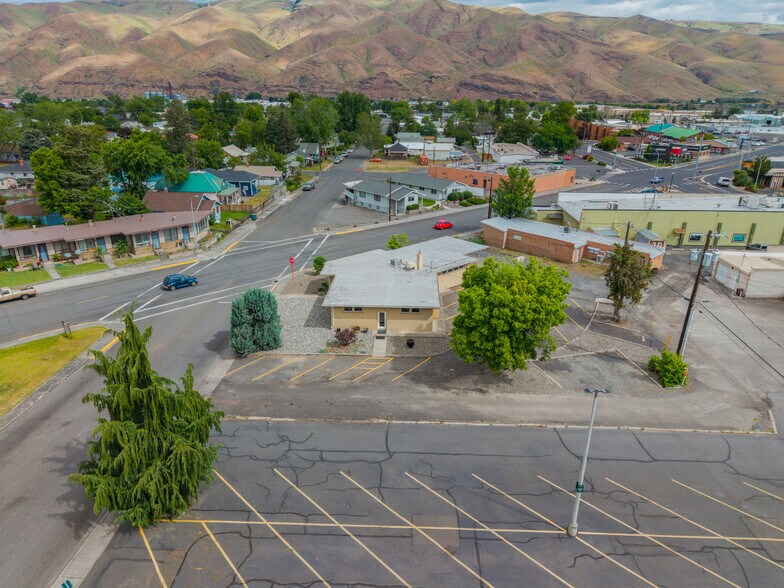 More Photos Of 619 Diagonal St, Clarkston Medical For Sale