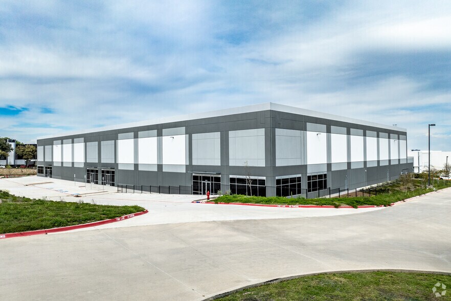 Primary Photo Of 4310 N Belt Line Rd, Irving Warehouse For Lease