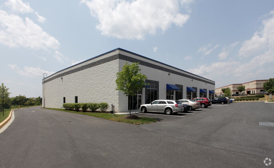 More Photos Of 4851-4855 International Blvd, Frederick Warehouse For Lease