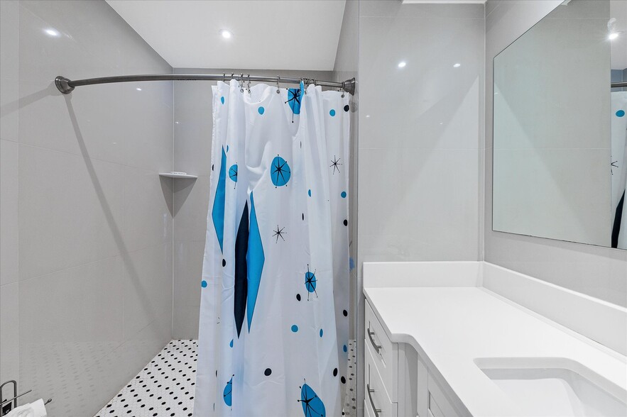 More Photos Of 1236 13th St, Sarasota Apartments For Sale