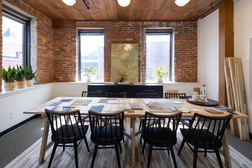 More Photos Of 113 Church St, Marietta Unknown For Lease