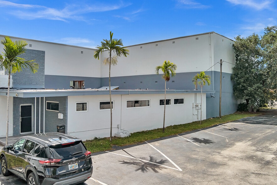 More Photos Of 6240-6244 Miramar Pky, Miramar Medical For Lease