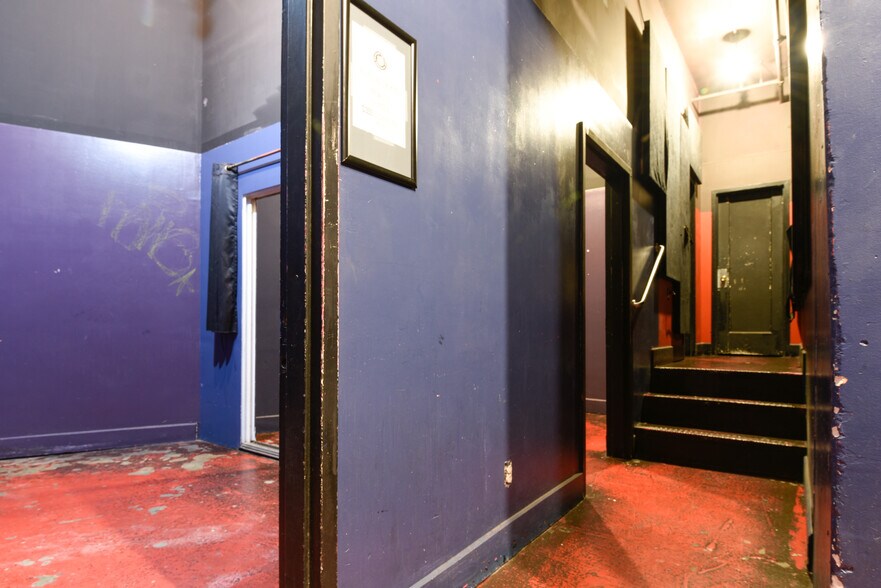 More Photos Of 361 Metropolitan Ave, Brooklyn General Retail For Lease