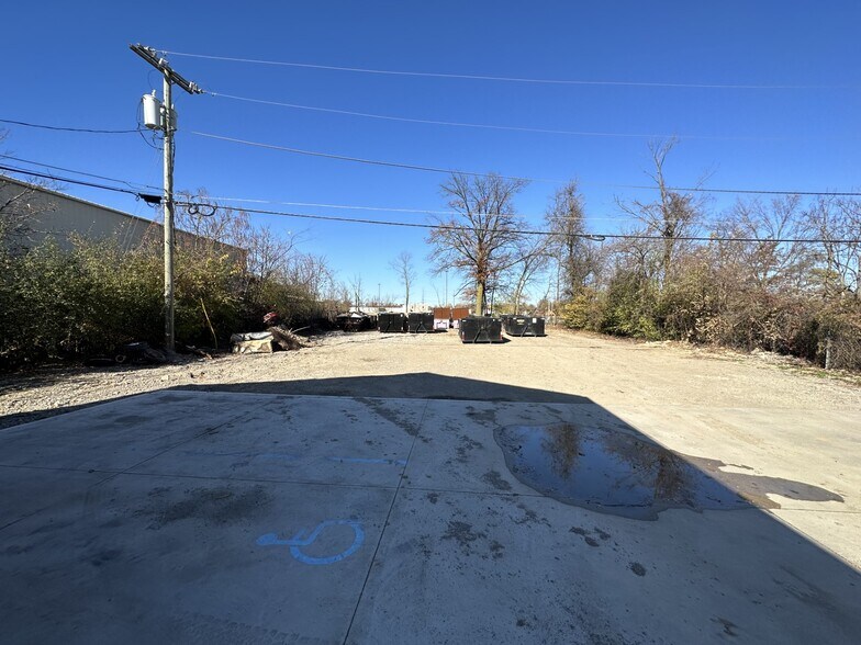 More Photos Of 517 E Hawthorne St, Fort Wayne Industrial For Lease
