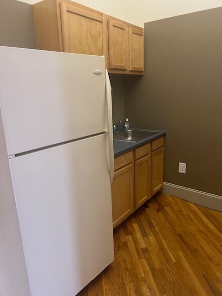 More Photos Of 34 N Front St, Philadelphia Storefront Retail Residential For Lease