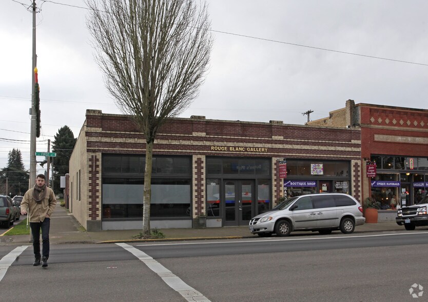 Primary Photo Of 720 E 1st St, Newberg Storefront For Lease