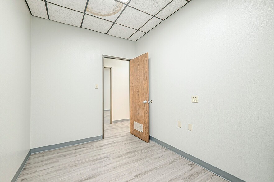 More Photos Of 2407 W Louisiana Ave, Midland Medical For Lease