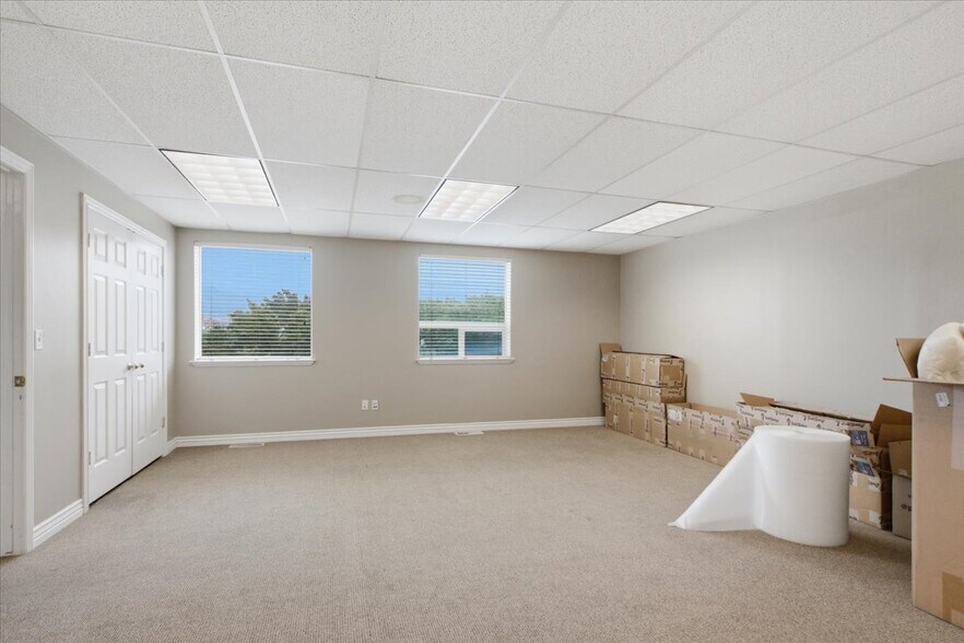 More Photos Of 14860 S Concord Park Dr, Bluffdale Light Distribution For Sale