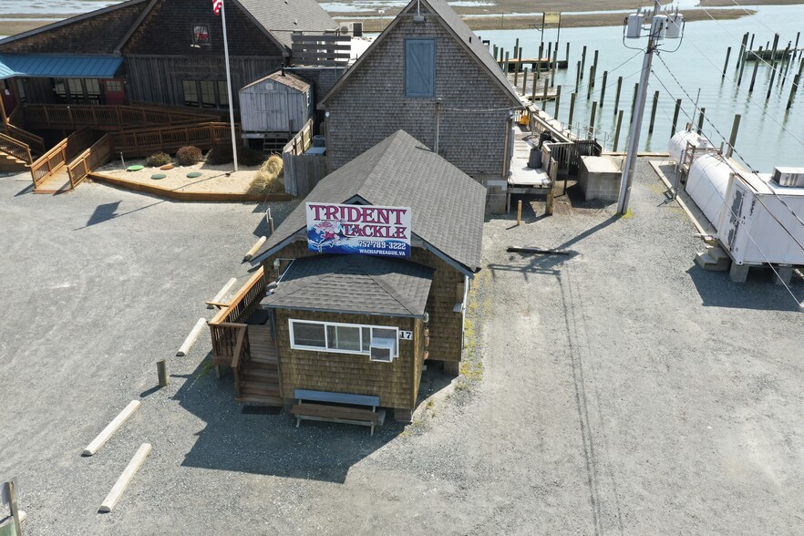 More Photos Of 17 Atlantic Ave, Wachapreague Restaurant For Sale