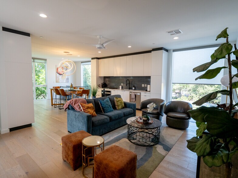 More Photos Of 2208 Lake Austin Blvd, Austin Office Residential For Sale