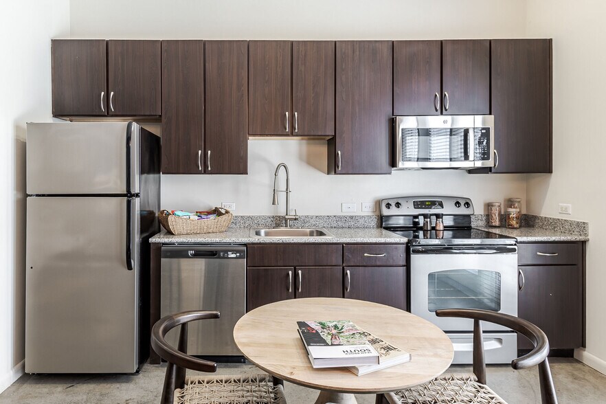 More Photos Of 725-735 Coleman Blvd, Mount Pleasant Apartments For Lease