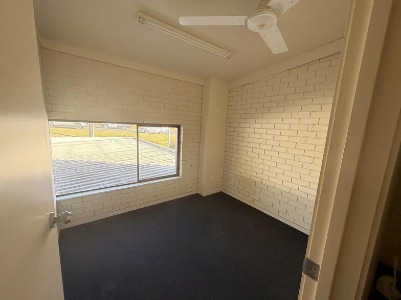 More Photos Of 1A Hughes St, Batemans Bay Showroom For Lease