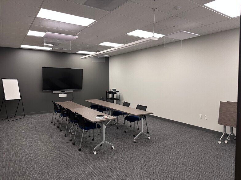 More Photos Of 106 SE 223rd Ave, Gresham Warehouse For Lease