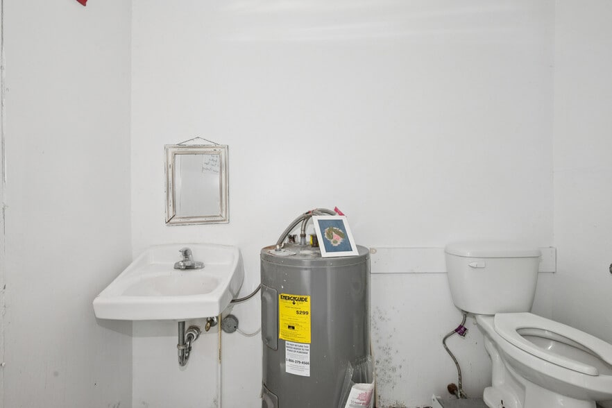 More Photos Of 235-239 W Landis Ave, Vineland Freestanding For Sale