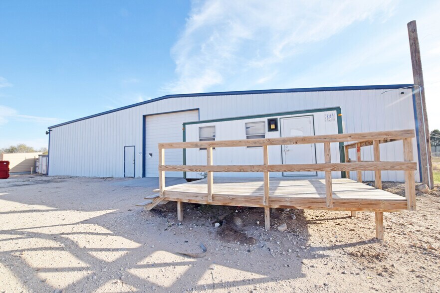 More Photos Of 305 E 57th St, Odessa Warehouse For Sale