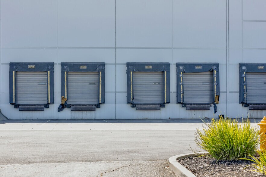 More Photos Of 3837 Producers Dr, Stockton Warehouse For Lease