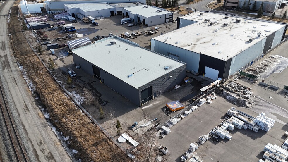 More Photos Of 4940 102 Av SE, Calgary Warehouse For Lease