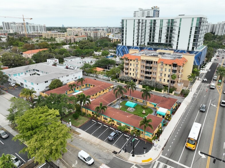 More Photos Of 418 S Federal Hwy, Hollywood Hotel For Sale