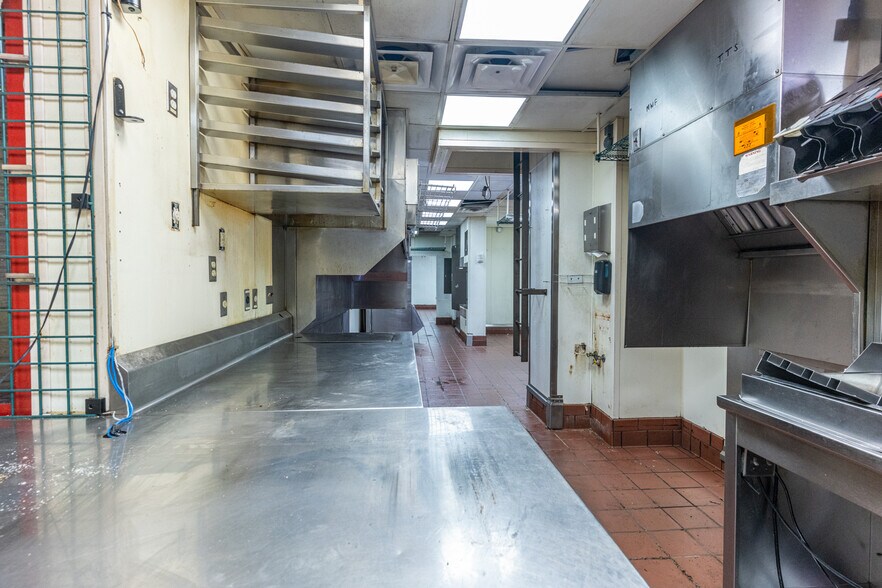 More Photos Of 2901 Candlers Mountain Rd, Lynchburg Fast Food For Sale