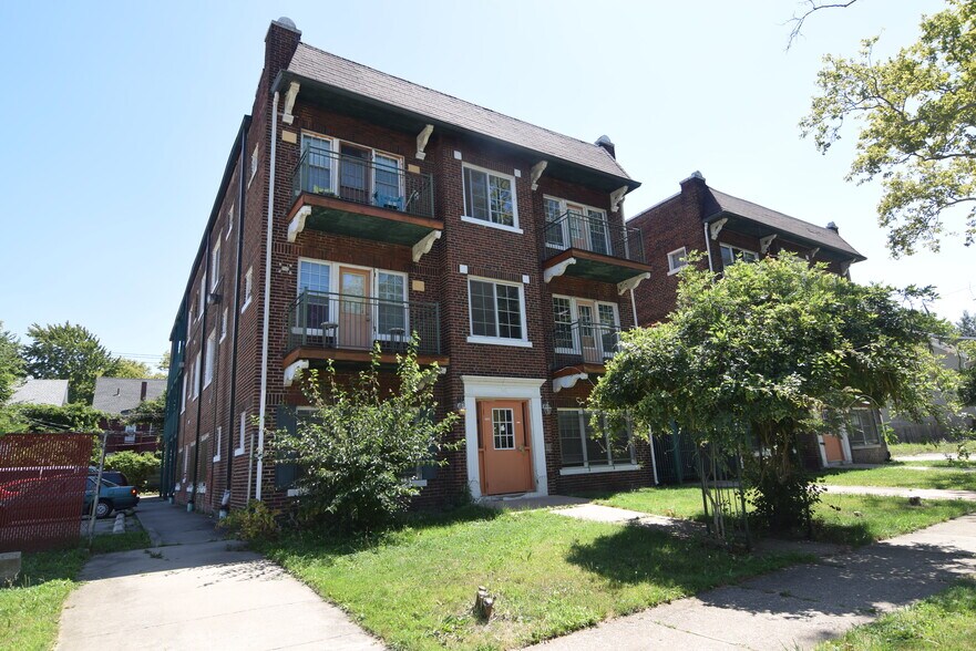 More Photos Of 1117 E 125th St, East Cleveland Apartments For Sale