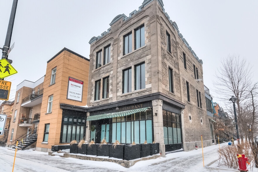 More Photos Of 250 Av Des Pins E, Montréal Storefront Retail Residential For Sale