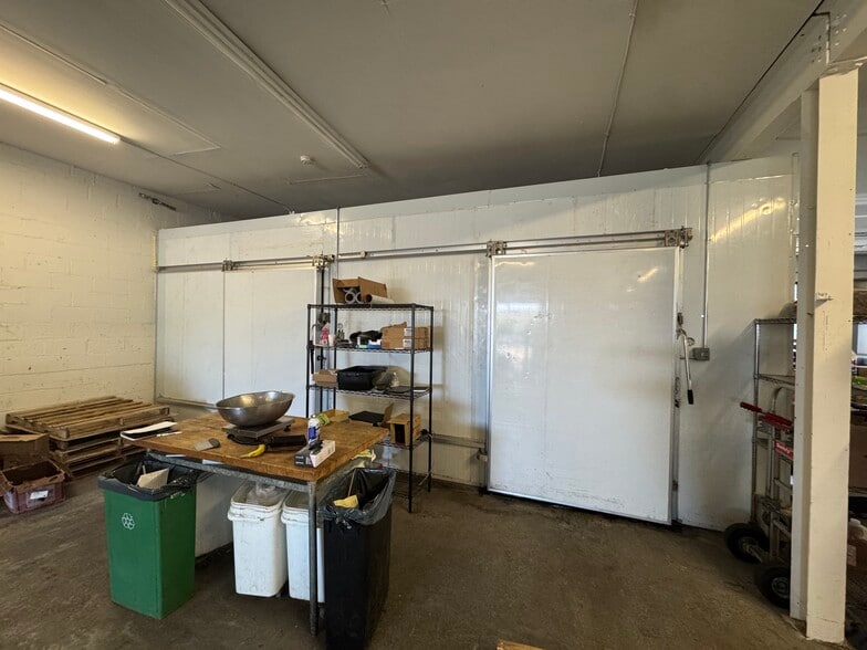 More Photos Of 52-56 Elwood Ave, Newark Warehouse For Lease