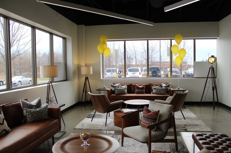 More Photos Of 4050 W Ridge Rd, Rochester Coworking Space