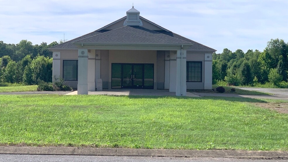 Primary Photo Of 1203 Industrial Park Rd, South Fulton Medical For Sale