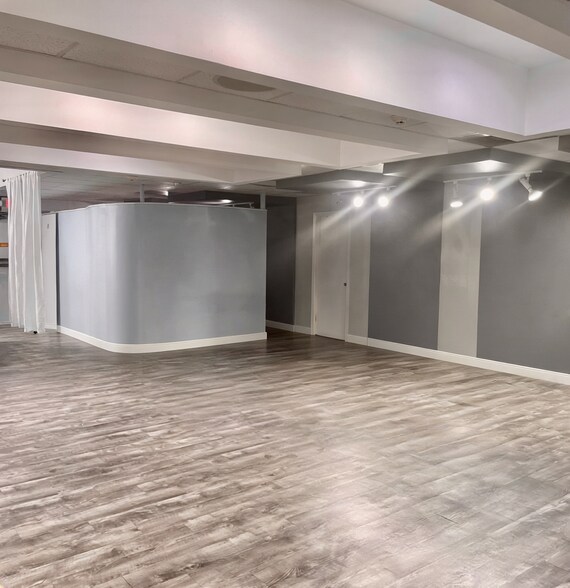 More Photos Of 2503 Westminister Rd, Pearland Storefront For Sale