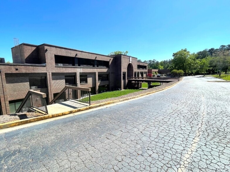 More Photos Of 3500 Riverside Dr, Macon-Bibb Religious Facility For Sale