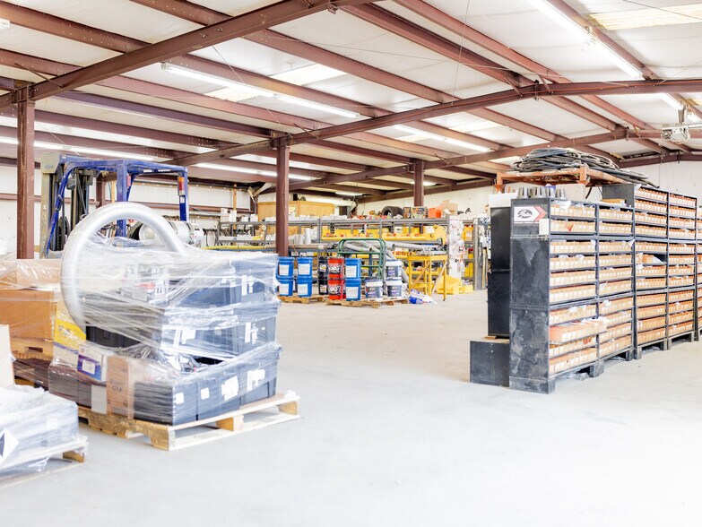 More Photos Of 1607 US-82, Greenwood General Retail For Sale