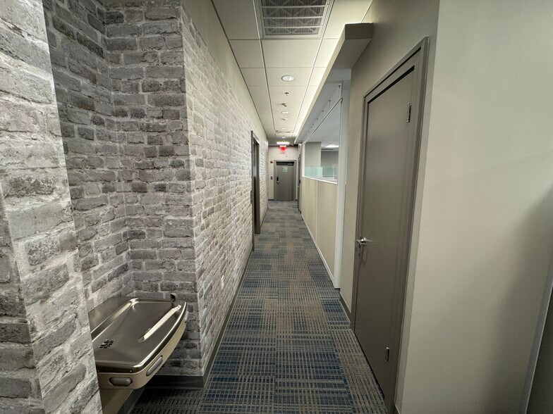 More Photos Of 1201 19th Pl, Vero Beach Office For Lease