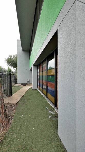 More Photos Of 800 Tully Rd, Houston Office For Lease