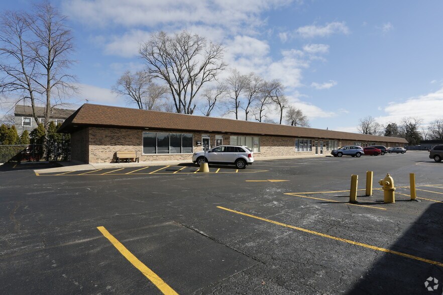 More Photos Of 17716 Oak Park Ave, Tinley Park Office For Sale