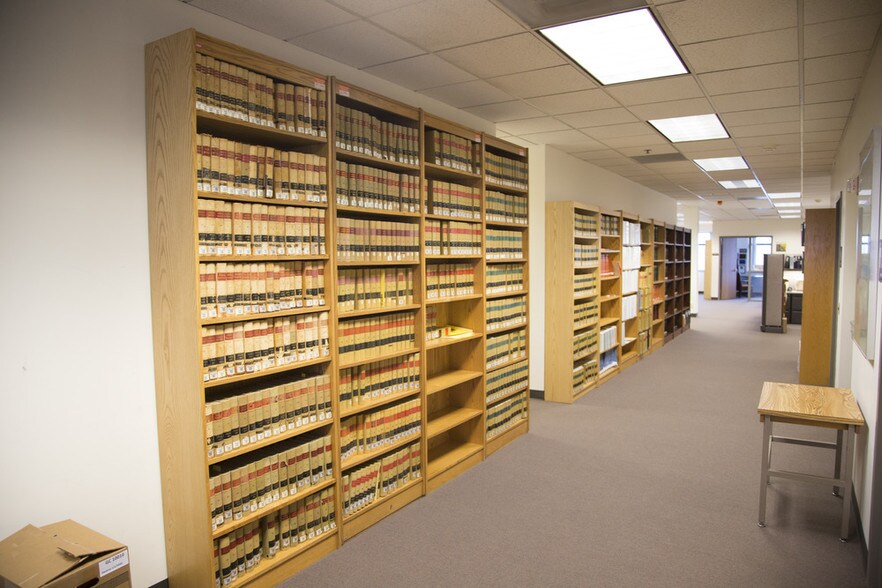 More Photos Of 1241 State St, Salem Office For Sale