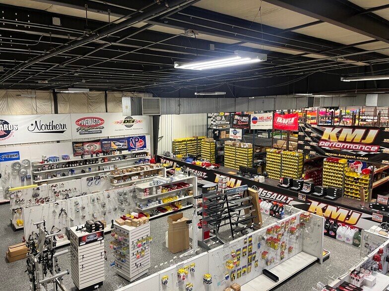 More Photos Of 107 Industrial Park Rd, Story City Warehouse For Sale