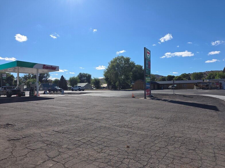 More Photos Of 103 US-20, Hines General Retail For Sale