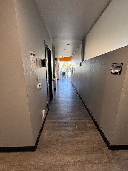 More Photos Of 2906 E Coronado St, Anaheim Warehouse For Lease