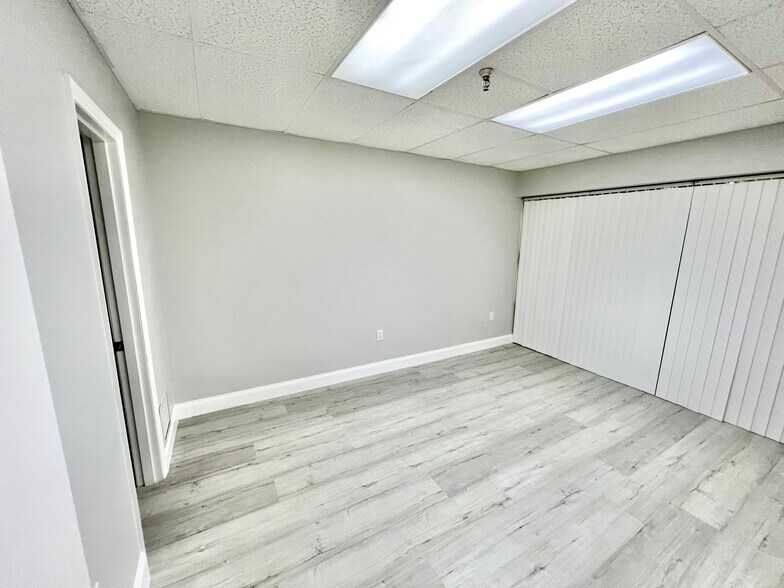 More Photos Of 2650 Bahia Vista St, Sarasota Medical For Sale