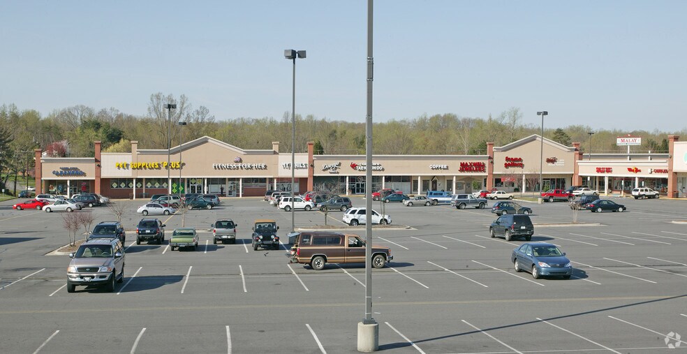 More Photos Of 2802-2894 Reynolda Rd, Winston-Salem Unknown For Lease