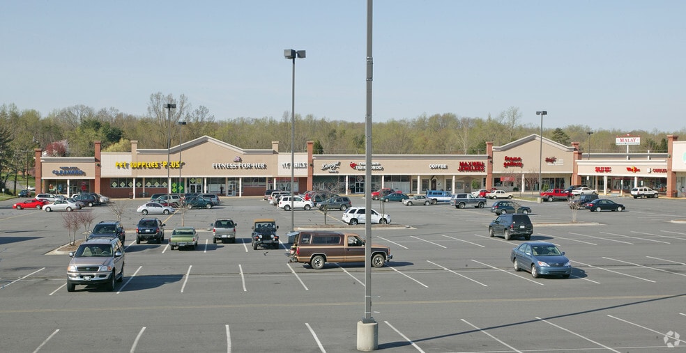 More Photos Of 2802-2894 Reynolda Rd, Winston-Salem Unknown For Lease